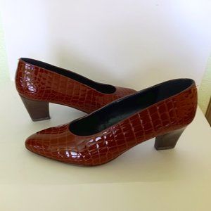 Holt Renfrew Patent Italian Shoes - EU 7 B / USA 6-6.5 M